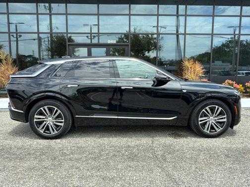 2024 Cadillac LYRIQ Luxury w/1SD