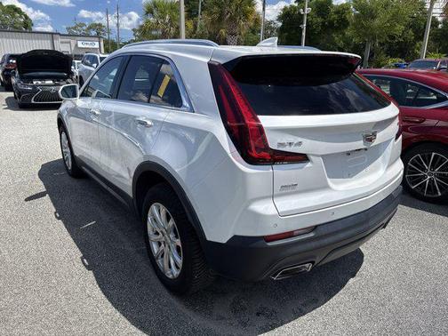 Crystal White Tricoat 2019 Cadillac XT4 Luxury