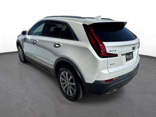 Crystal White Tricoat 2019 Cadillac XT4 Luxury