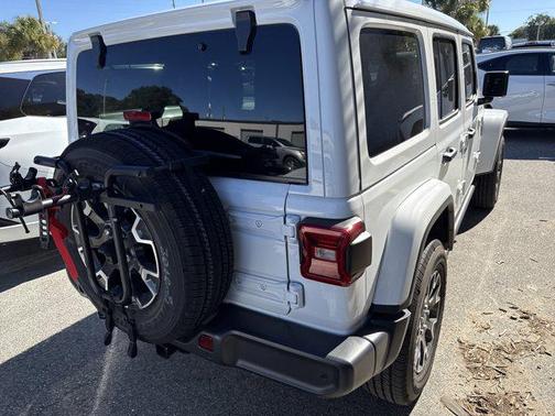 2025 Jeep Wrangler 4-Door Sahara 4x4