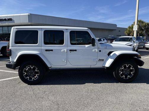 2025 Jeep Wrangler 4-Door Sahara 4x4