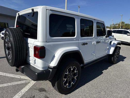 2025 Jeep Wrangler 4-Door Sahara 4x4