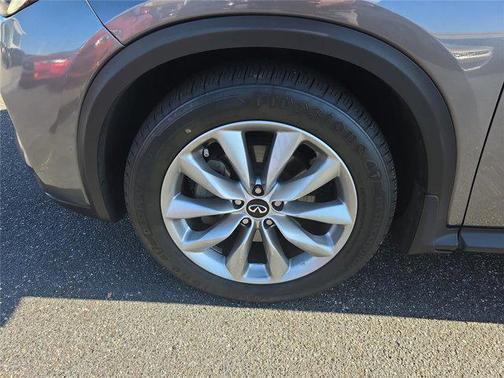 2022 INFINITI QX50 LUXE