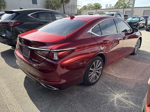 Matador Red Mica 2019 Lexus ES 350 Base