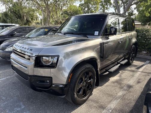 Silicon Silver Prem Met 2025 Land Rover Defender 110 P400 X-Dynamic SE
