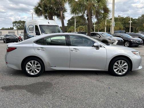 2013 Lexus ES 300h Base
