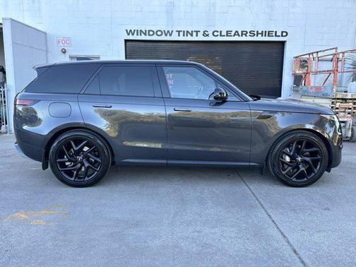 2025 Land Rover Range Rover Sport SE