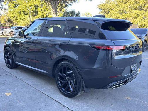 2025 Land Rover Range Rover Sport SE