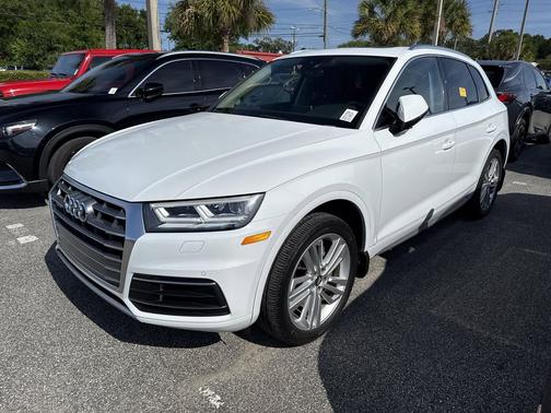 Glacier White Metallic 2019 Audi Q5 2.0T Premium Plus