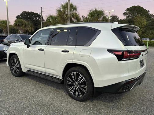 2025 Lexus LX 700h Luxury