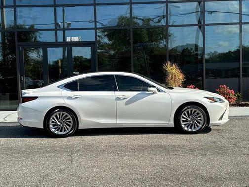 2022 Lexus ES 350 Ultra Luxury