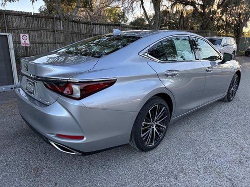 2025 Lexus ES 350 Base