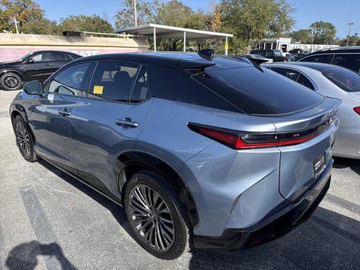 2023 Lexus RZ 450e Luxury