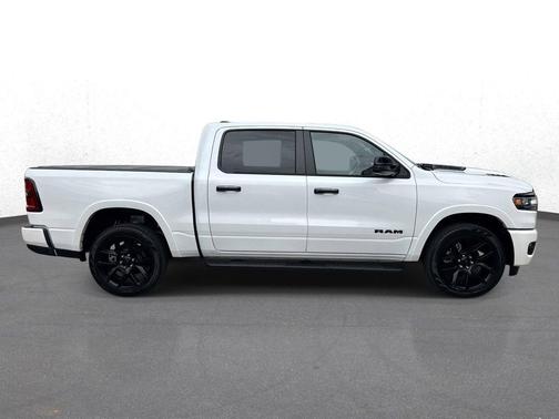 Ivory White Tri-Coat Pearlcoat 2025 RAM 1500 Laramie