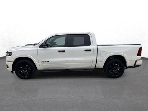 Ivory White Tri-Coat Pearlcoat 2025 RAM 1500 Laramie