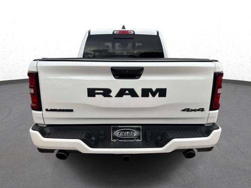 Ivory White Tri-Coat Pearlcoat 2025 RAM 1500 Laramie