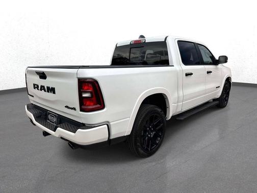 Ivory White Tri-Coat Pearlcoat 2025 RAM 1500 Laramie