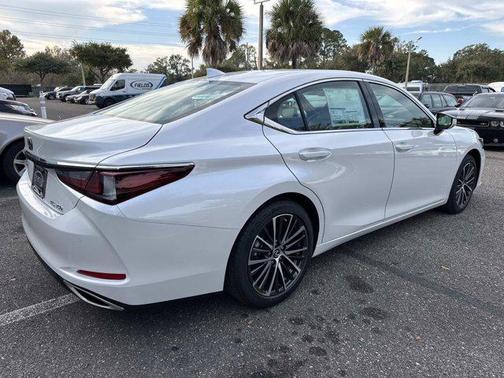 2025 Lexus ES 350 Base