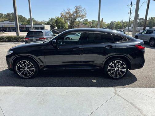 2023 BMW X4 xDrive30i