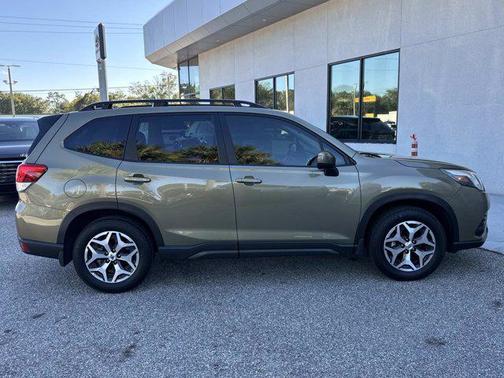 2024 Subaru Forester Premium