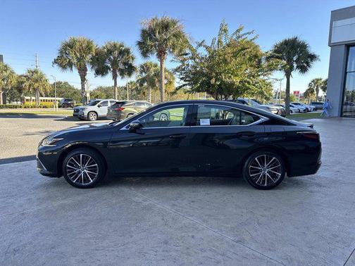 2025 Lexus ES 350 Base