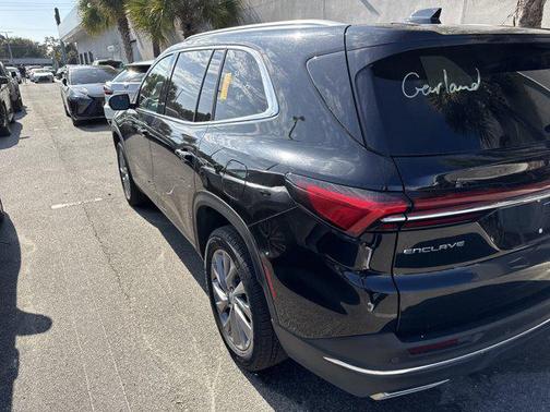 2025 Buick Enclave Preferred FWD