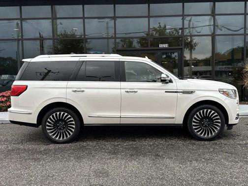 2018 Lincoln Navigator Black Label