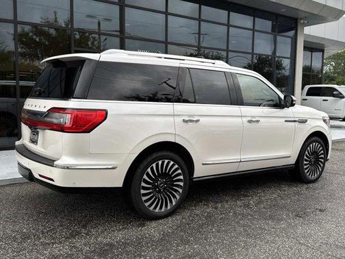 2018 Lincoln Navigator Black Label