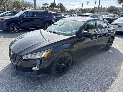 2022 Nissan Altima SR FWD