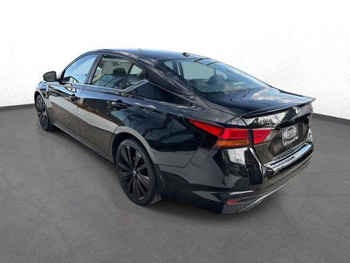 2022 Nissan Altima SR FWD