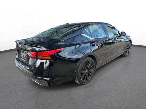 2022 Nissan Altima SR FWD