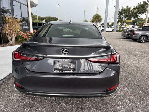 2025 Lexus ES 300h Luxury