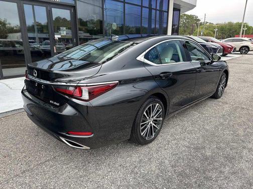 2025 Lexus ES 350 Base