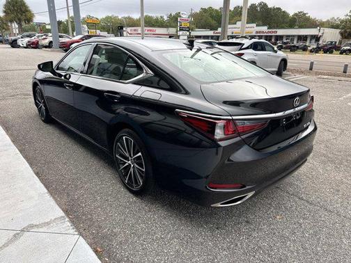 2025 Lexus ES 350 Base