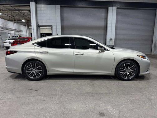 2023 Lexus ES 350 Base