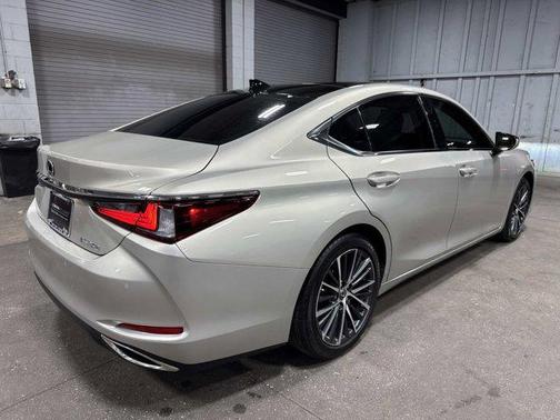 2023 Lexus ES 350 Base