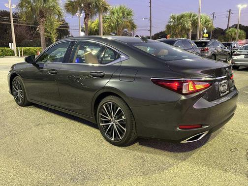 2025 Lexus ES 350 Base