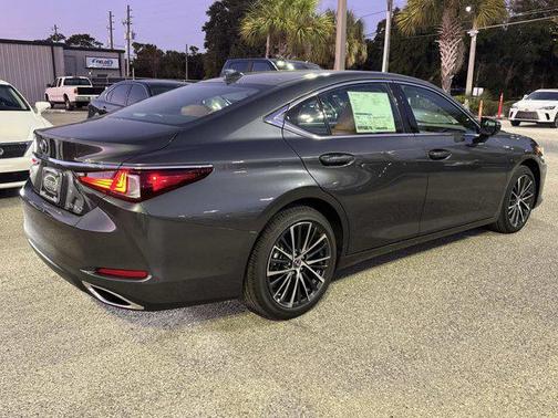 2025 Lexus ES 350 Base