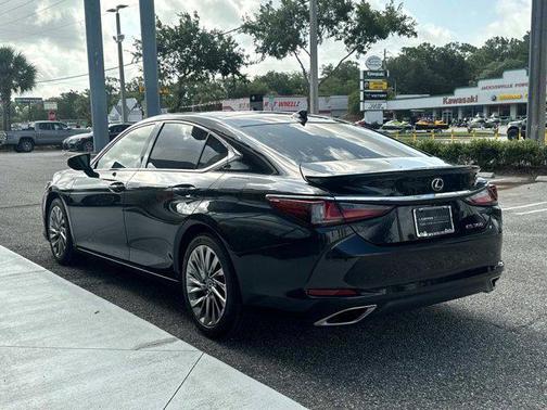 2022 Lexus ES 350 Ultra Luxury