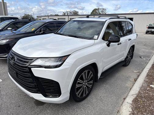 2025 Lexus LX 700h Luxury