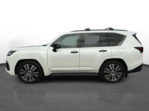 2025 Lexus LX 700h Luxury