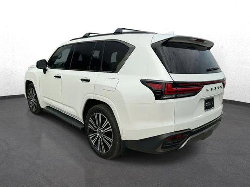 2025 Lexus LX 700h Luxury