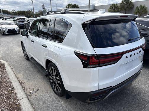 2025 Lexus LX 700h Luxury