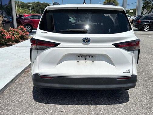 2021 Toyota Sienna LE