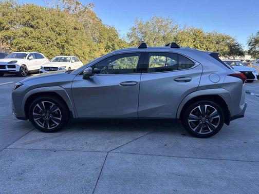 2022 Lexus UX 250h Base
