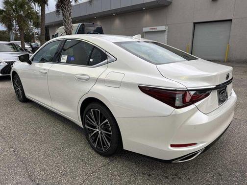 2025 Lexus ES 350 Base