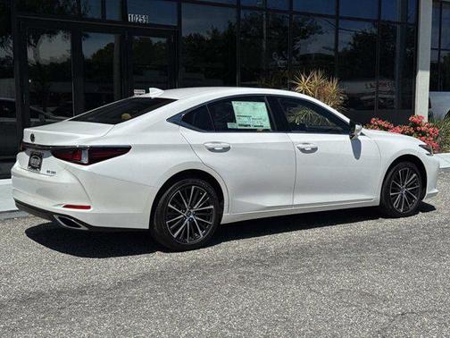 2025 Lexus ES 350 Base