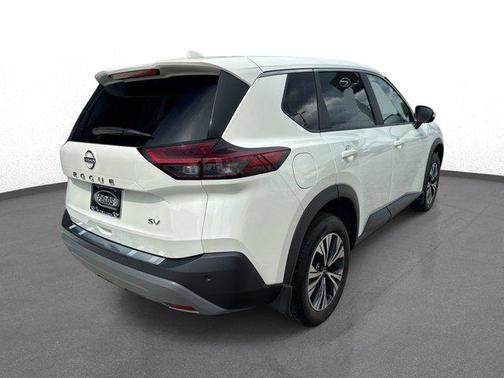 Pearl White Tricoat 2023 Nissan Rogue SV