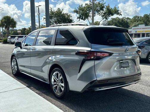 2024 Toyota Sienna Platinum 7 Passenger
