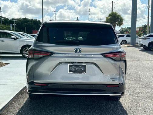 2024 Toyota Sienna Platinum 7 Passenger